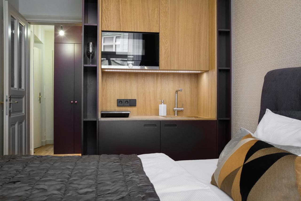 Mn6 Luxury Suites By Adrez Praga Esterno foto