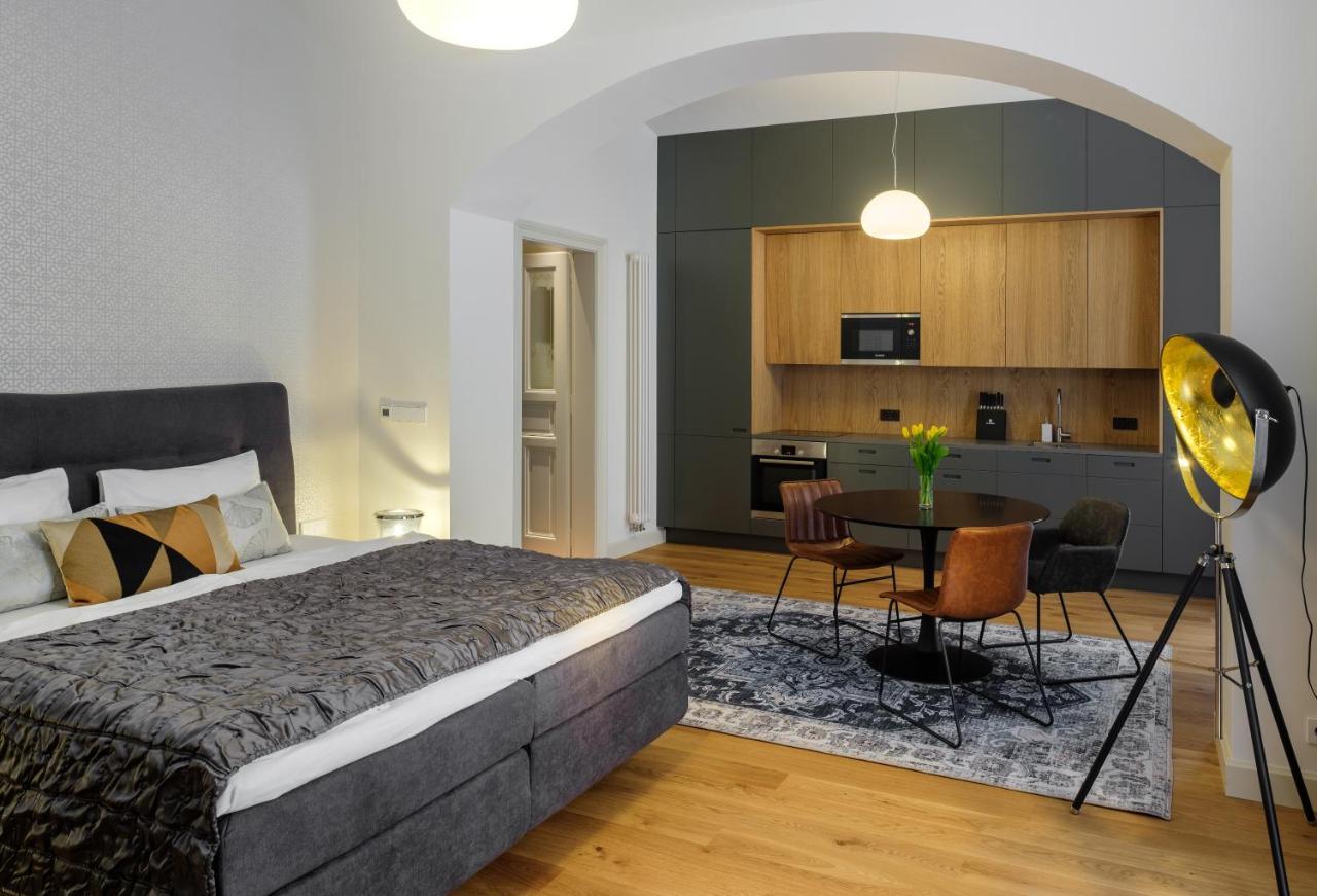 Mn6 Luxury Suites By Adrez Praga Esterno foto